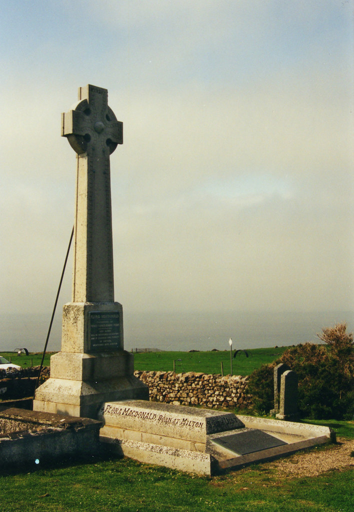 Flora MacDonald grave Flora MacDonald's grave in Kilmuir C… Flickr