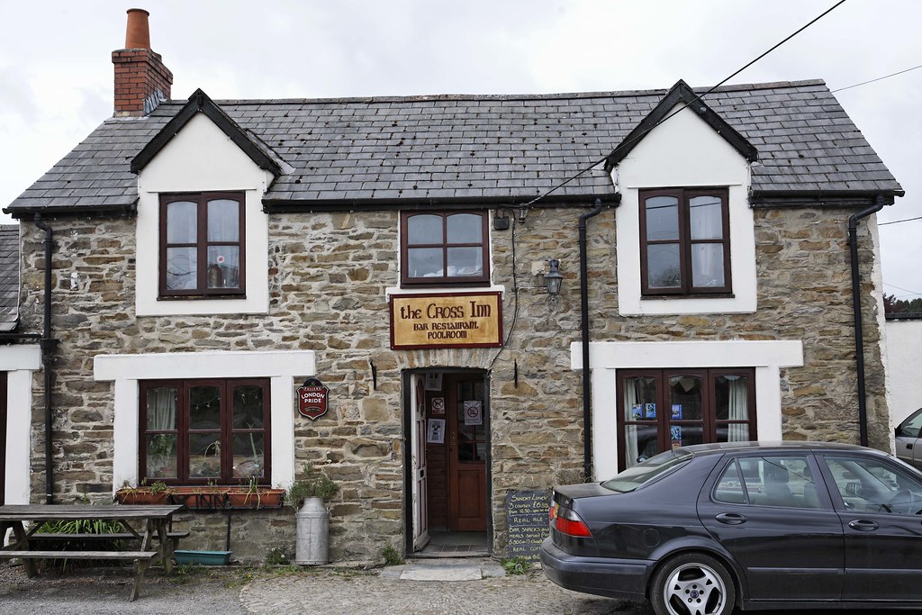 LlanfihangelarArth, Cross Inn Closed around 23/06/2015 Flickr