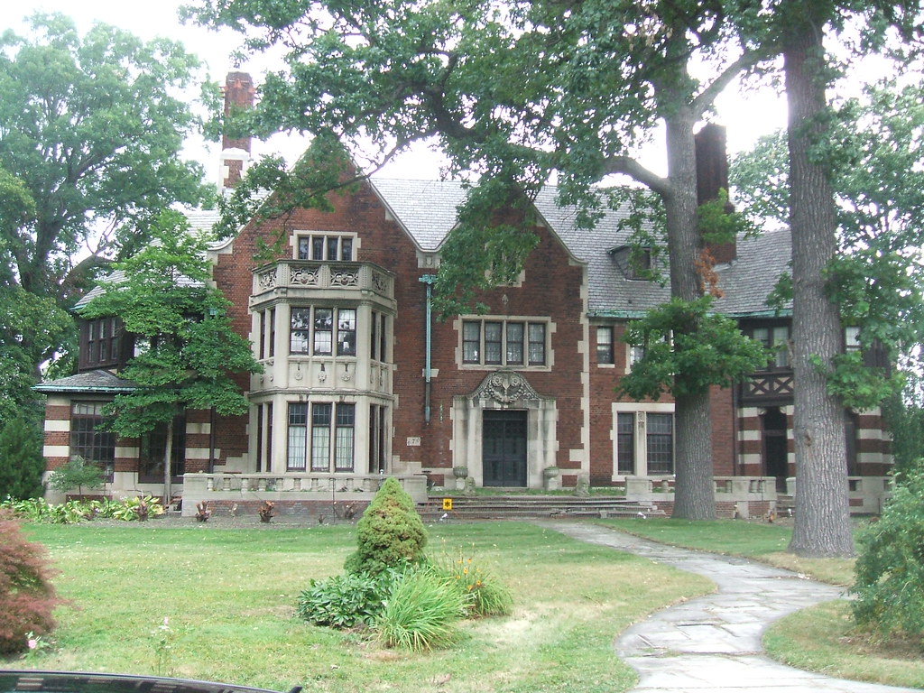 Brick Mansion in the BostonEdison District, Detroit, Mich… Flickr
