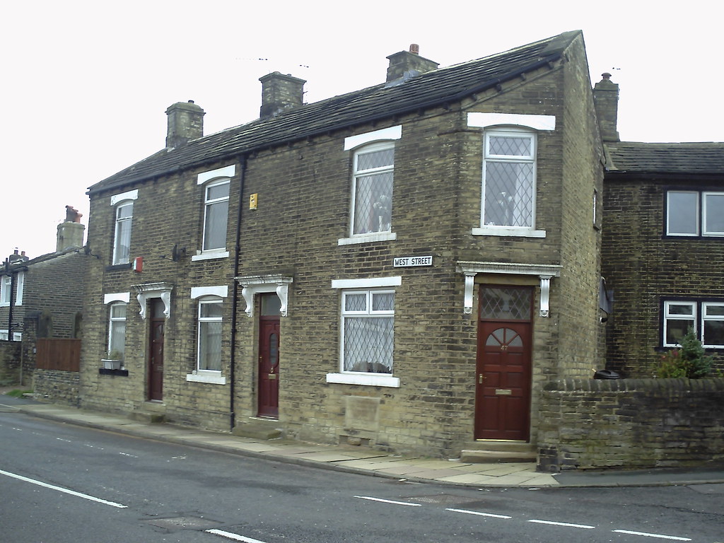 West Street The houses at West Street, Shelf, which was, s… Flickr
