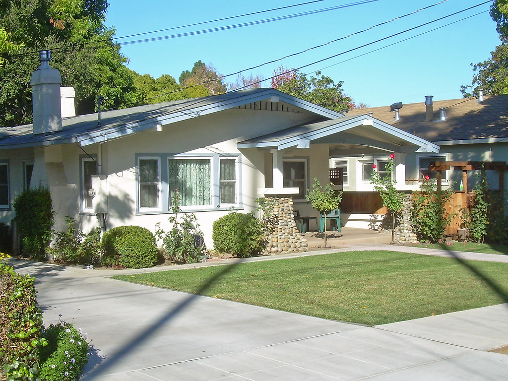 Craftsman House Mountain View, California. David Sawyer Flickr