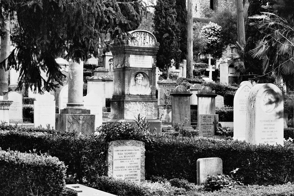 (Black & White) Protestant Cemetary in Rome, Italy 2008 … Flickr