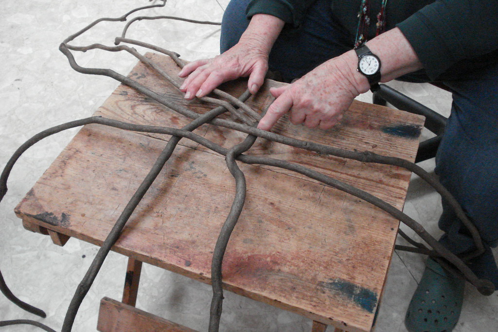 Kudzu basketry with Regina Hines HappyGoCrafty Flickr