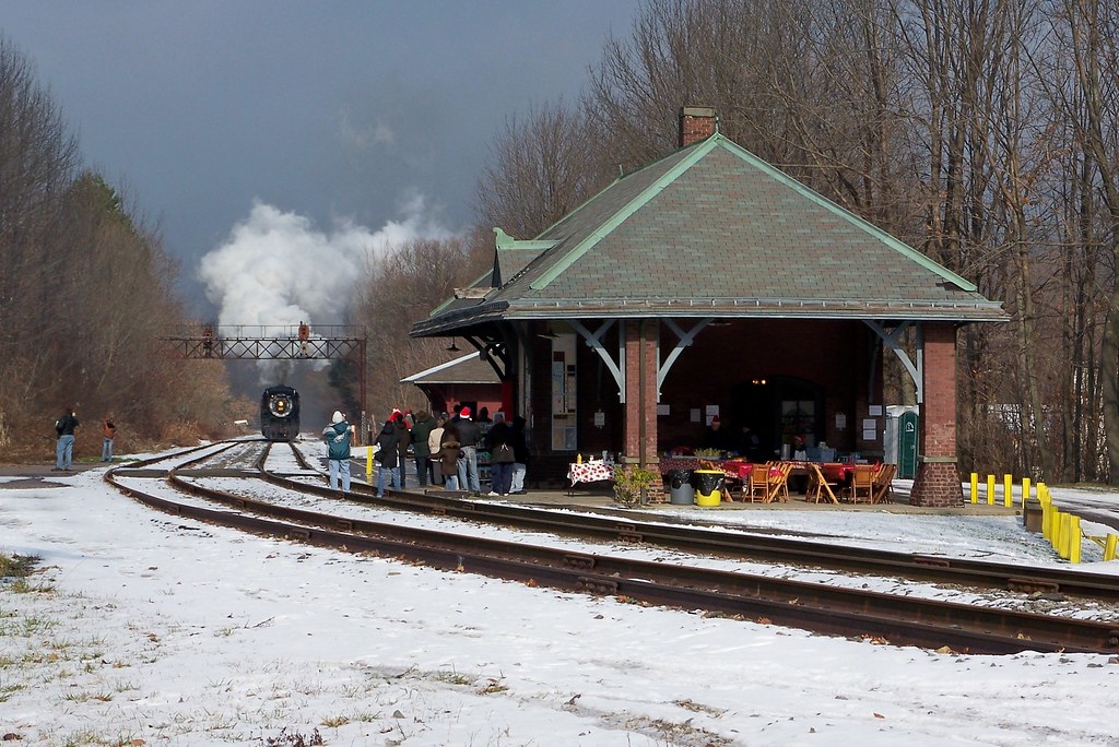 CN 3254 arriving at Moscow, Pennsylvania Steamtown excursi… Flickr
