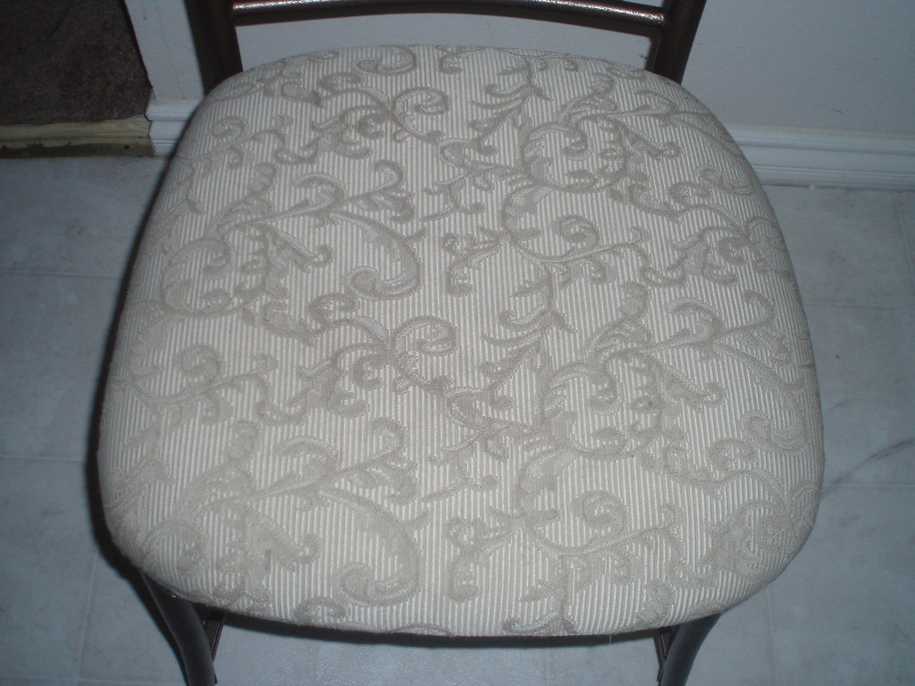 Dining Room Chair CLEAN!!! CLEAN!! CLEAN!!! This is ivory … Flickr