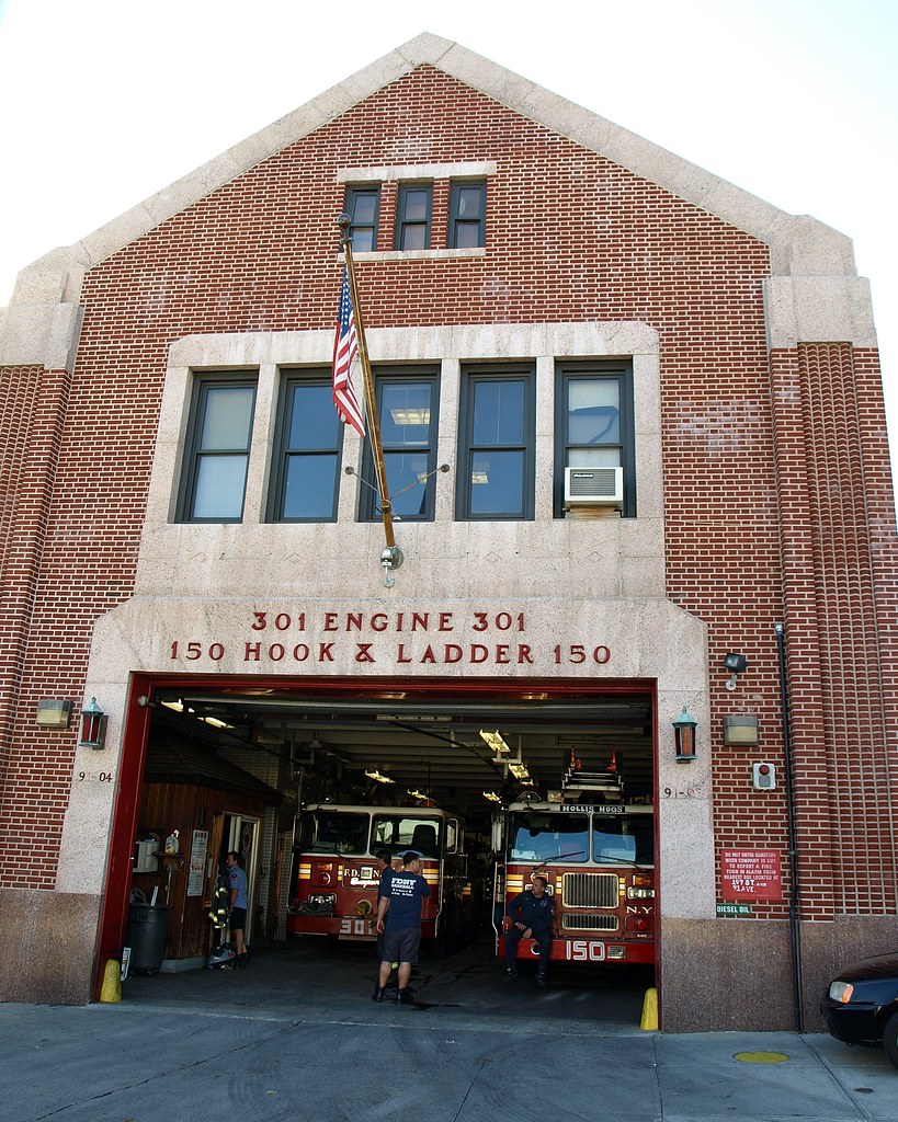 E301 FDNY Firehouse Engine 301 & Ladder 150, Hollis, Queen… | Flickr