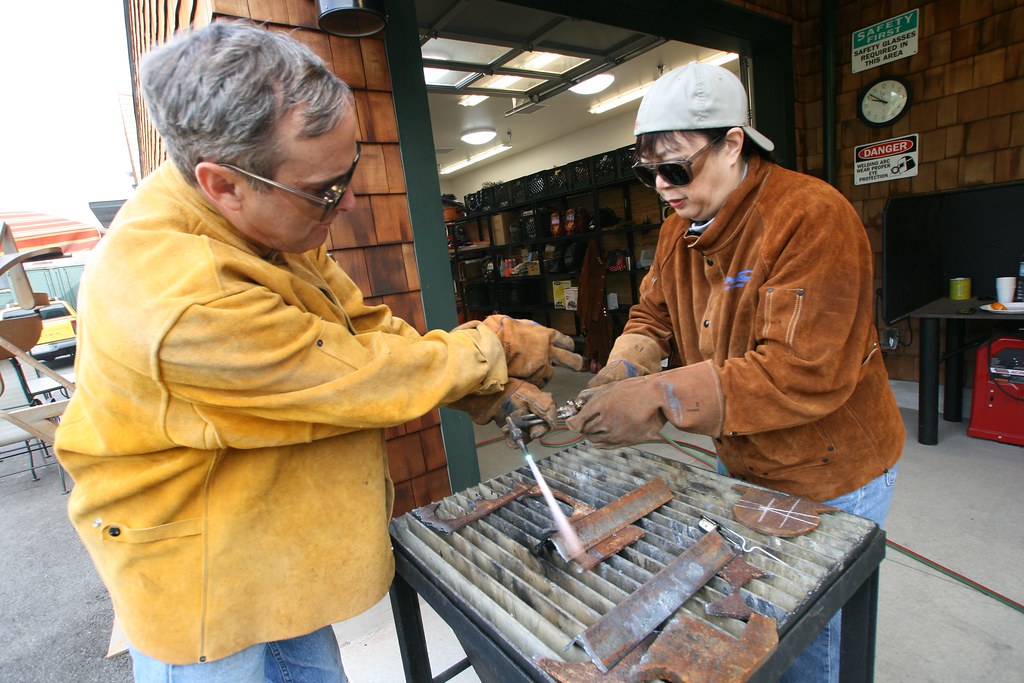 12/6/08 Weld Class Lucinda Lee Katz and Don Alexander lear… Flickr