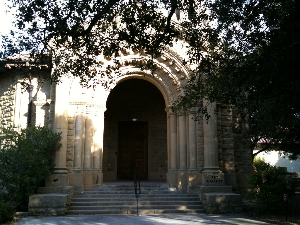 Thomas Welton Art Gallery CS193p Flickr