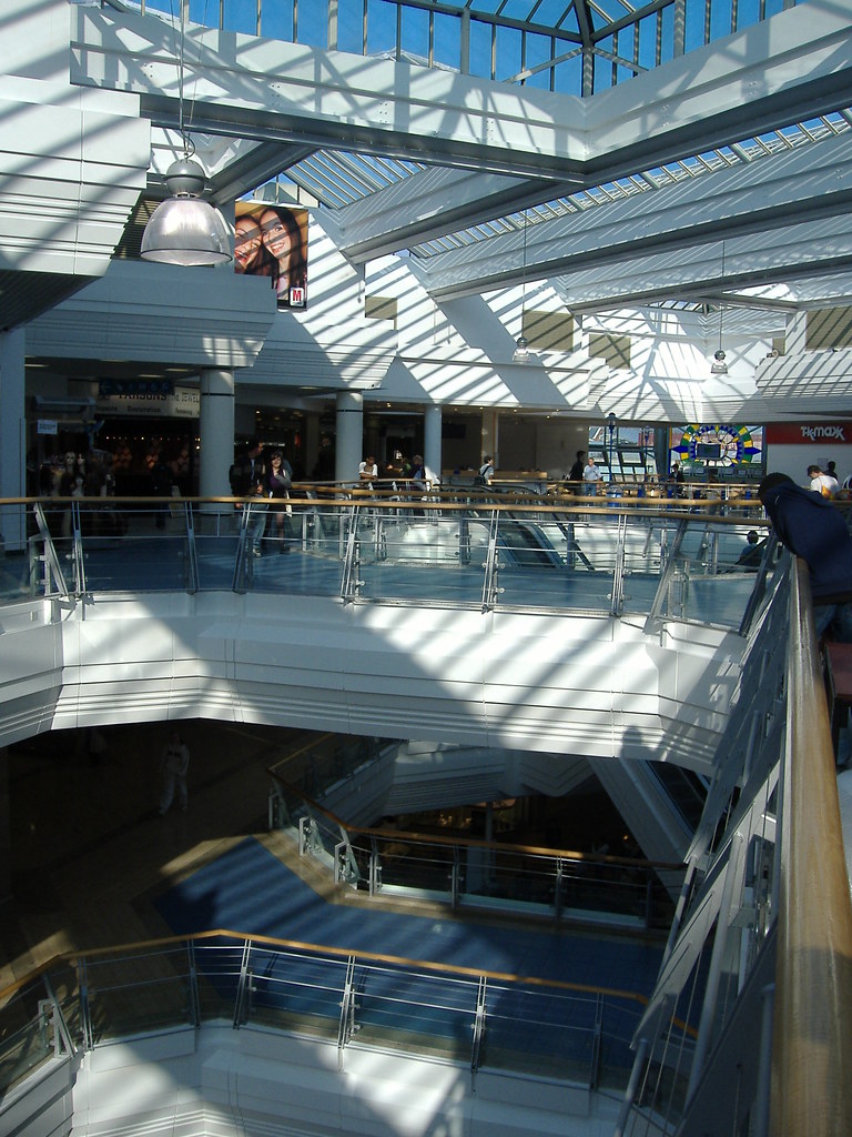 DSCF5408 The Galleries shopping centre. Matt Buck Flickr