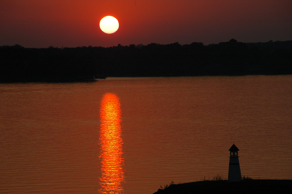 sunset on Lake Panarama Panora, Iowa Mike & Stephanie Fruhling Flickr
