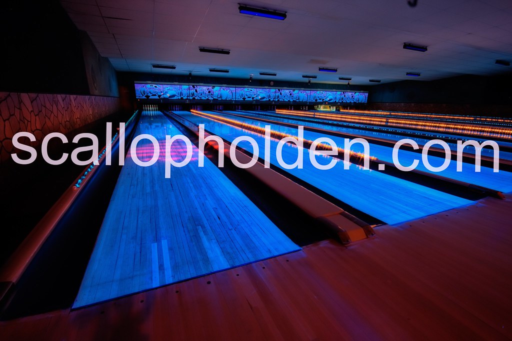Midnight Bowling This is at Manor Lanes on Grand Island Bl… Flickr