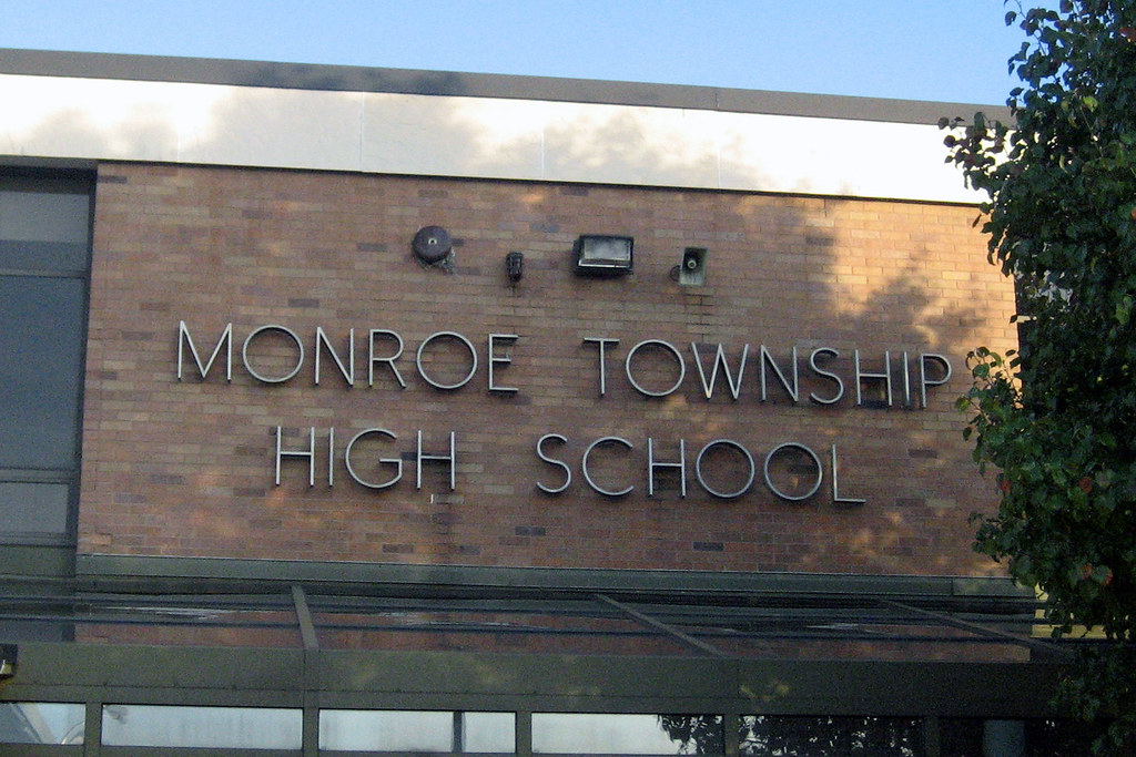 Monroe Township High School 1629 Perrineville Road in Monr… Flickr