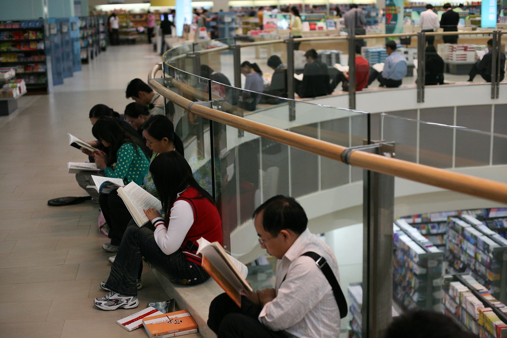 Inside world's biggest book store Robert Scoble Flickr