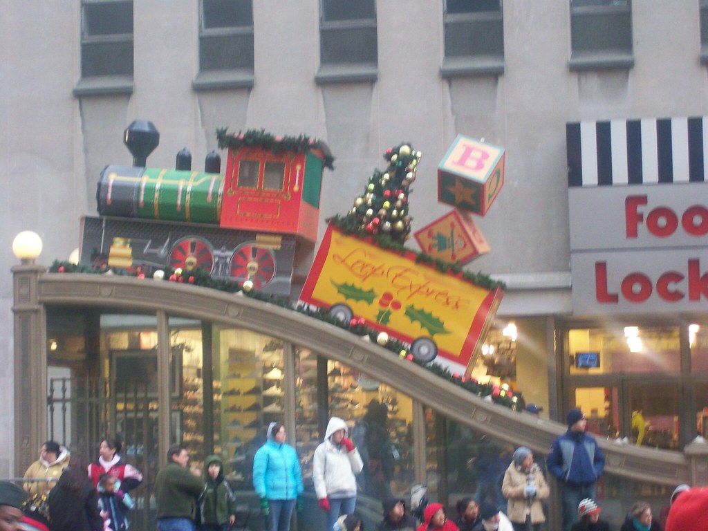 Thanksgiving 2023 Chicago Events Choo Choo McDonald's Thanksgiving Day Parade in Chicago, 1… Flickr