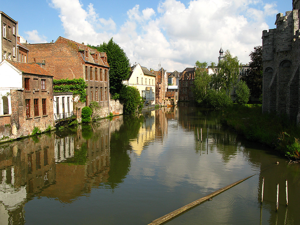 Ghent For rent 2 bed/2bath, ideally located in a quiet ro… Flickr