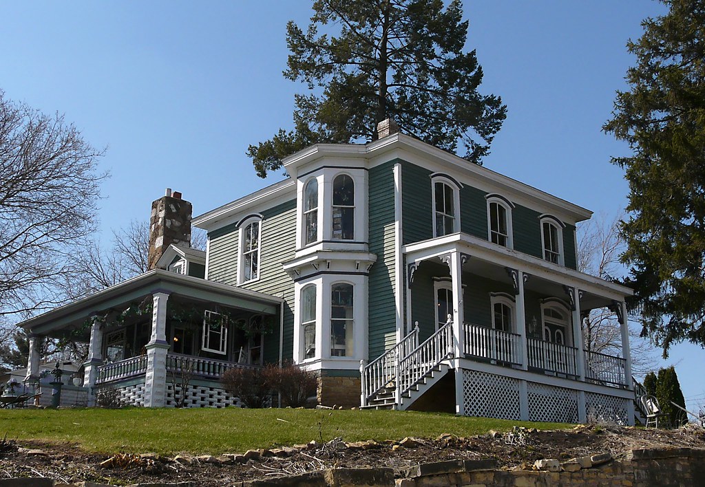 Old house Old home in LeClaire Iowa. Bruce L. Flickr
