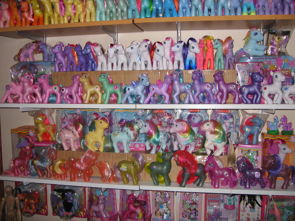 Bottom half of Pony shelf Bottom half of shelf G3's, G3 j… Flickr
