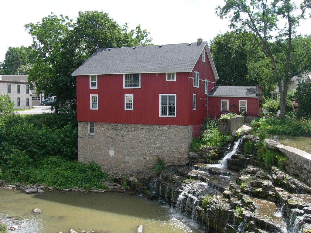Red Sawmill Honeoye Falls, New York It was built in 1885 o… Flickr