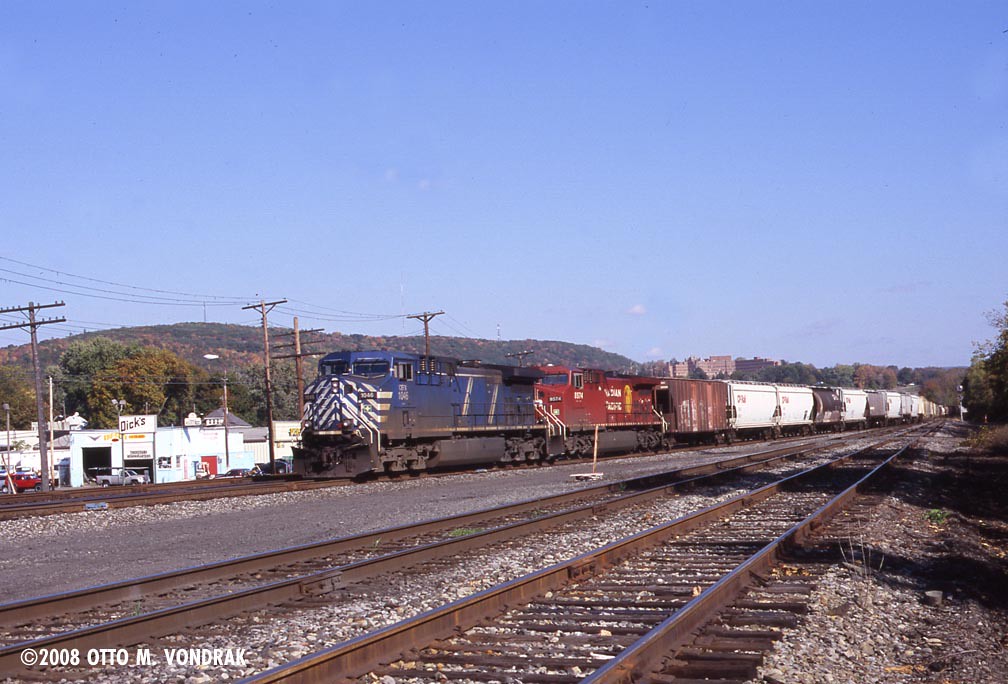 CP Train 39T at Binghamton, NY Westbound across the interl… Flickr