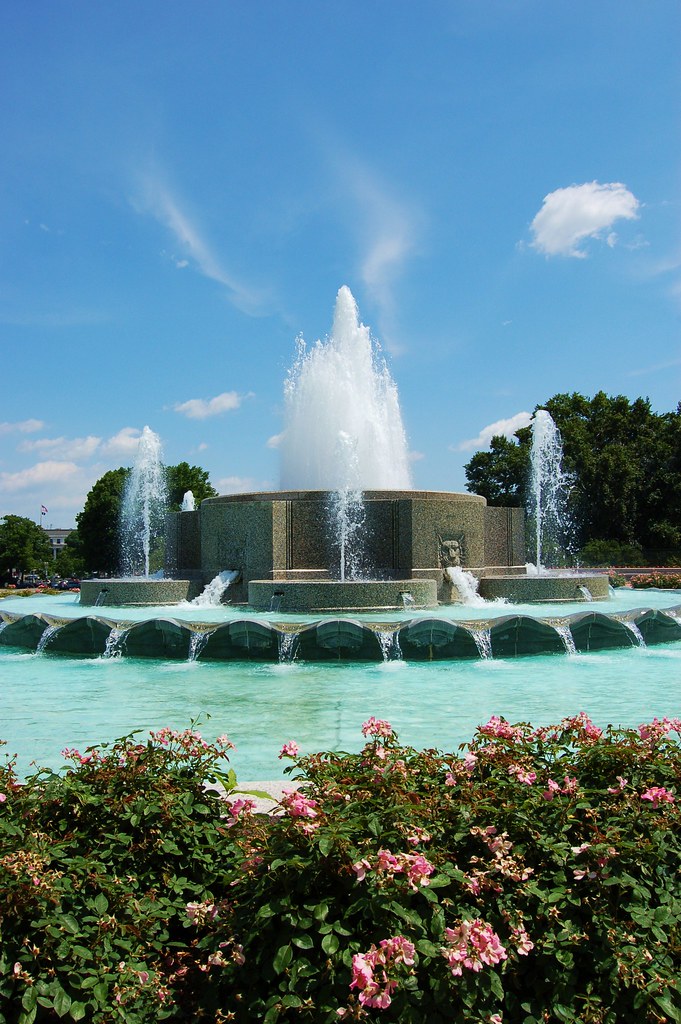 Capitol Fountain Capitol building grounds, Washington DC Delirium