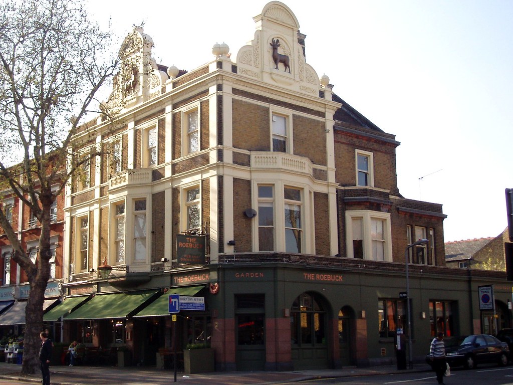 Roebuck, Chiswick, W4 Nicelooking pub in Chiswick. (It