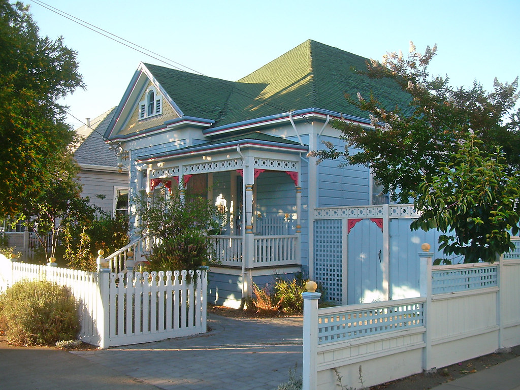 Victorian House Santa Clara, California. David Sawyer Flickr