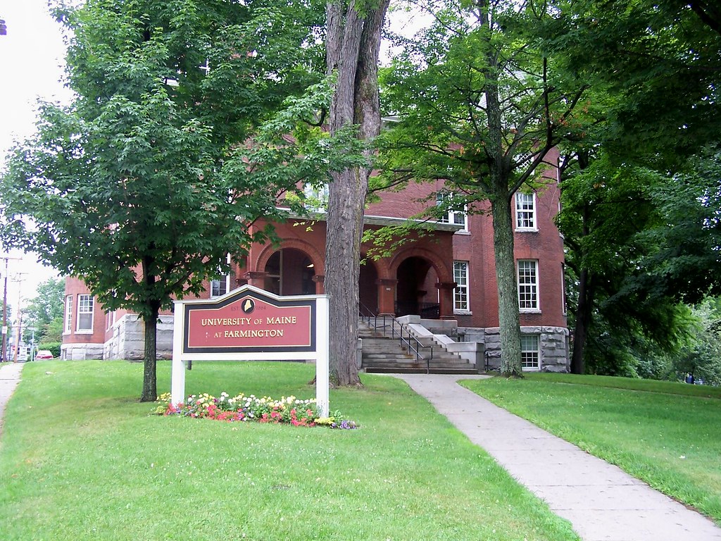 University of Maine at Farmington Merrill Hall J. Stephen Conn Flickr