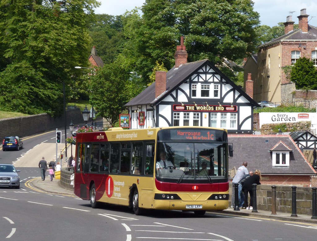 Knaresborough High Bridge 306 YC51LXY Wrights Renown bodie… Flickr