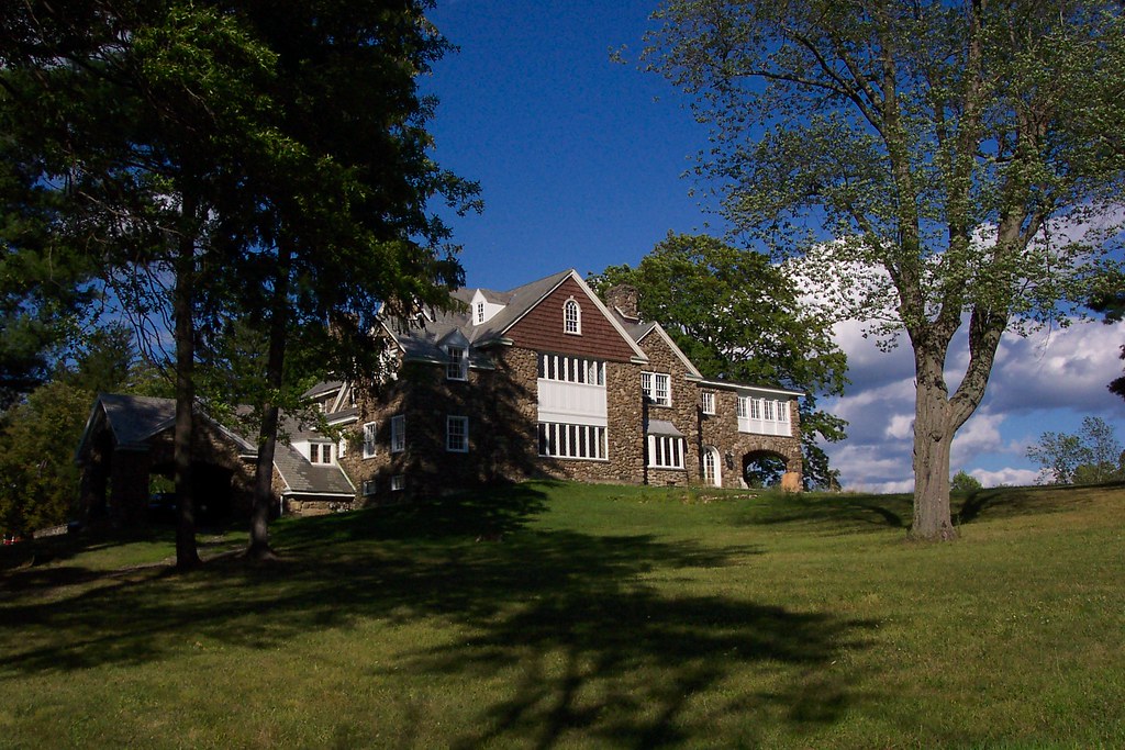 Mansion A mansion between Chester and Goshen NY that has b… Flickr