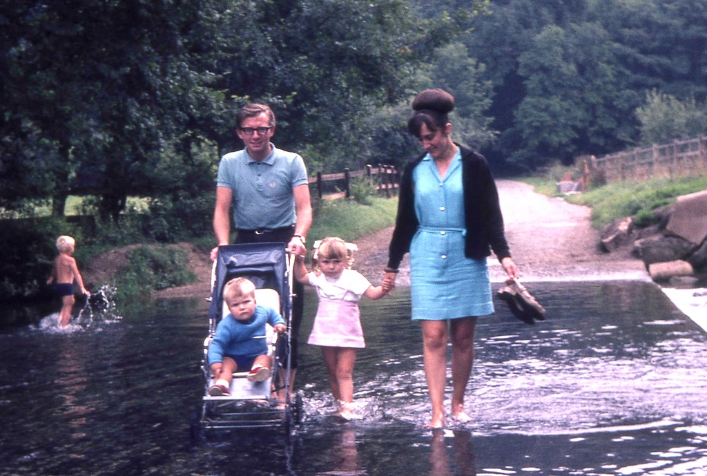 1969 Barwick Ford, near Ware, Herts Worth it just for Mum'… Flickr