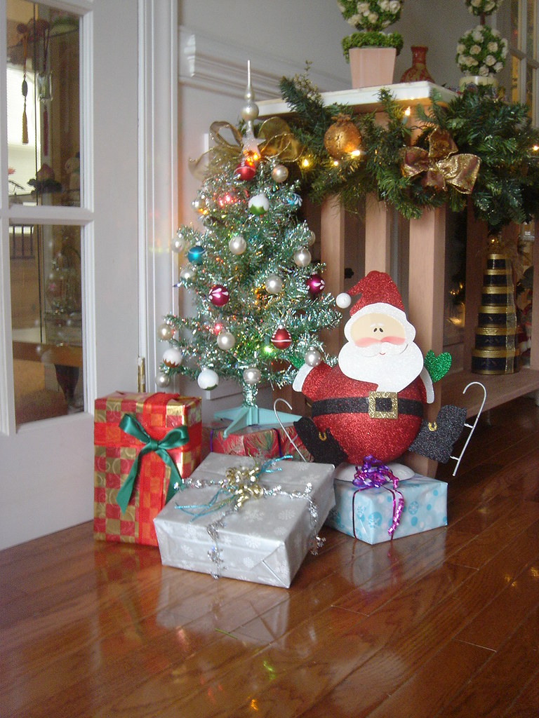 Christmas Foyer/Hallway Christmas tree in our foyer. Flickr