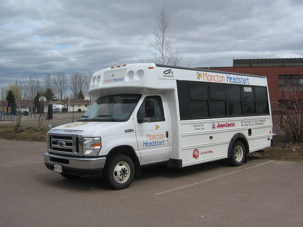 2010 Ford F450/Girardin 5 minibus, Moncton Headstart, Mo… Flickr