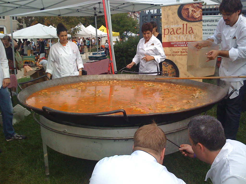 giant paella pan, cooking paella at the dupont farmer's ma… Flickr