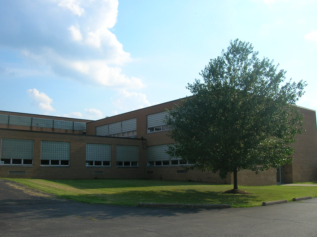 071608 Lakeview High SchoolCortland, Ohio (6) Aaron Turner Flickr