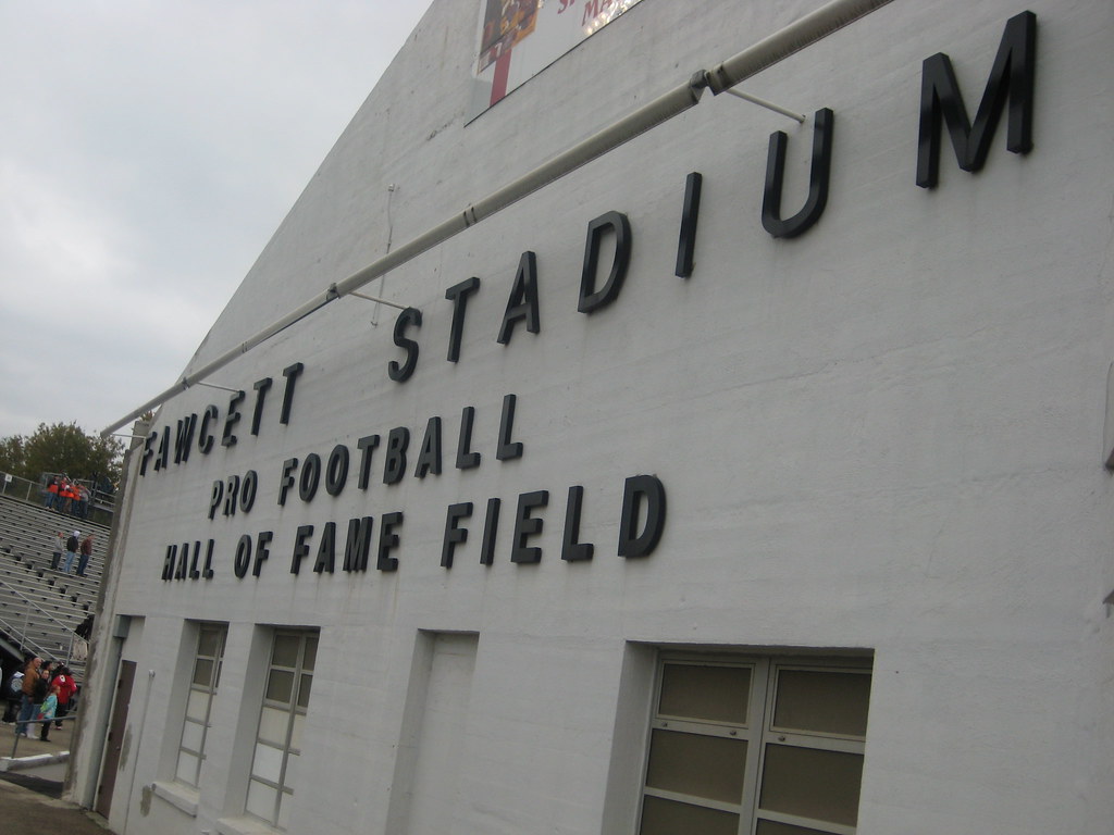 Fawcett Stadium scoop1680 Flickr