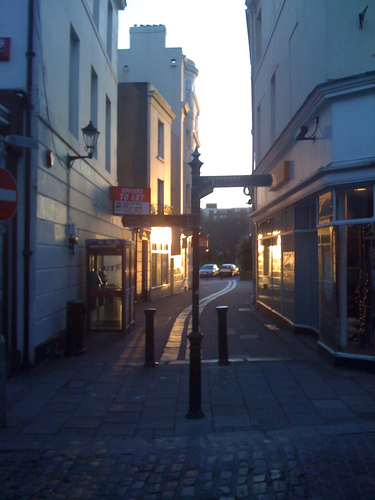 Dawn alley Gold light in Brighton's Lanes. antony_mayfield Flickr