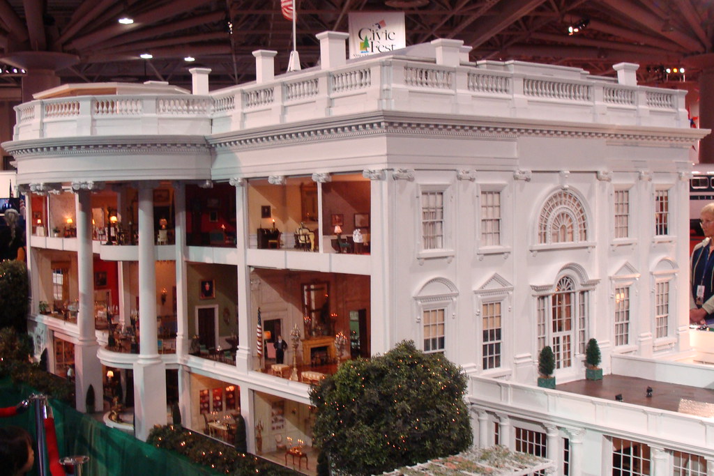 White House replica this was really cool and the center pi… Flickr