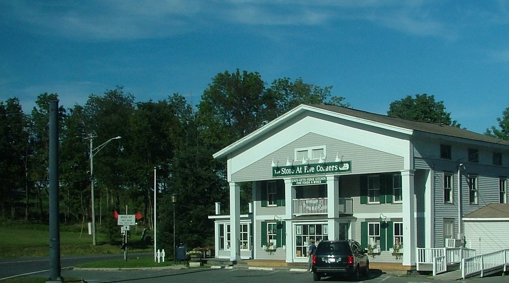 Store at Five Corners Five Corners [?] Alan Cordova Flickr