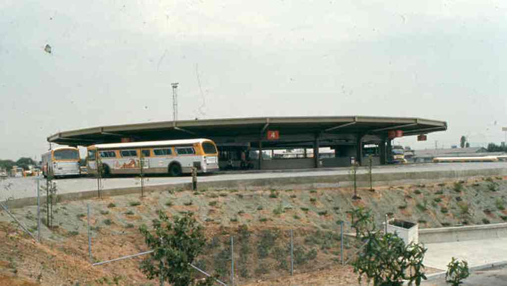 El MONTE Busway Station El Monte Busway Station. Flickr
