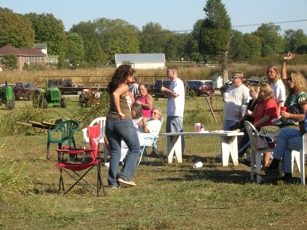 BLUE GRASS FESTIVAL Buck dancing at Bluegrass Festival. Ou… Flickr
