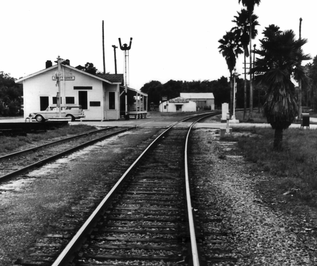 Last days for the Safety Harbor SAL depot The Safety Harbo… Flickr