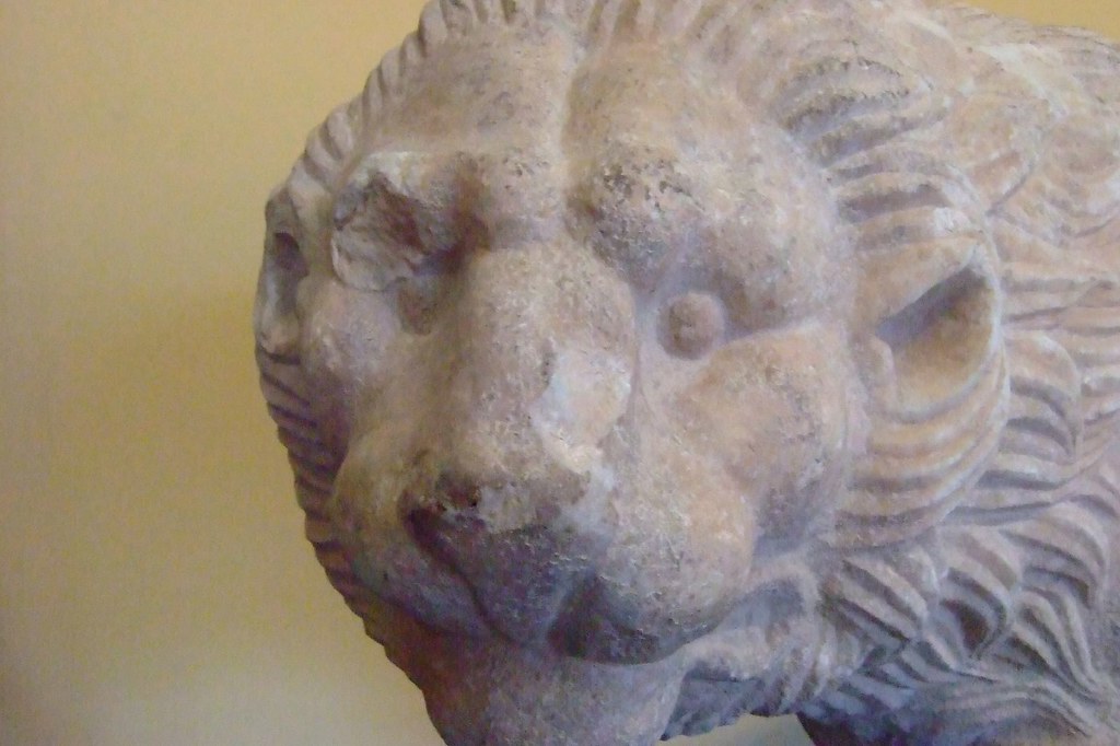 Statue of a crouching lion Greek made in Athens about 350 … Flickr