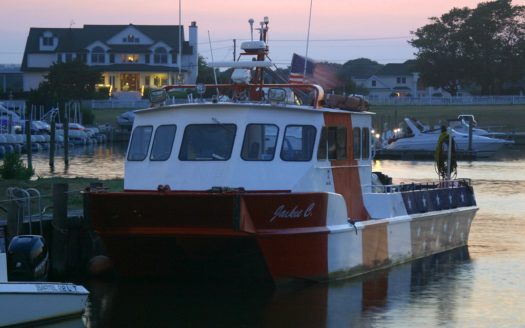 East Moriches, Long Island, NY Tying up for the night on a… Flickr