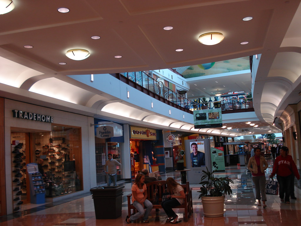 Rivertown Crossings Mall noel44 Flickr