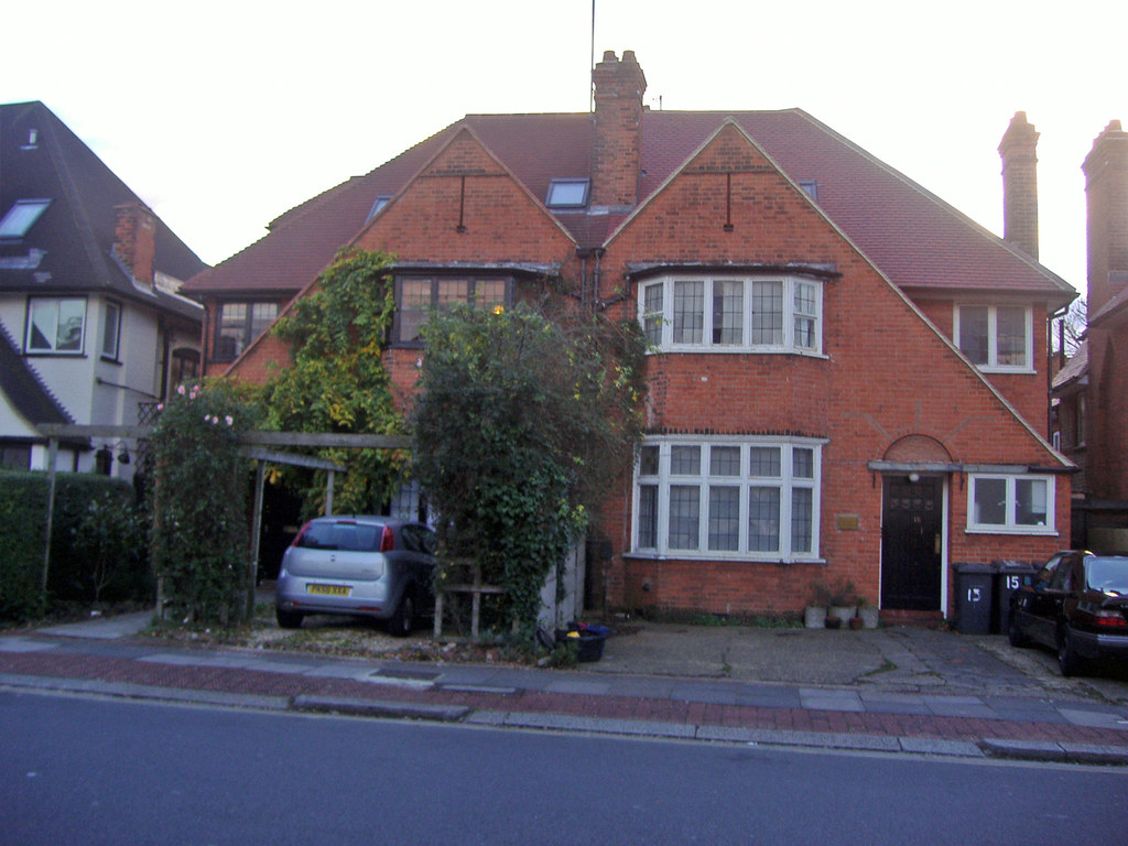 Golders Green Cres houses2 David Howard Flickr