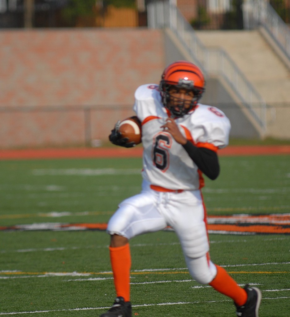 Linden HS Freshman Football Union County On the run.. Lind… Flickr