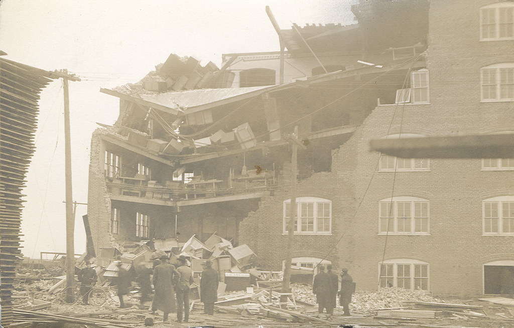 Owosso MI Disaster Woodards Furniture Factory after Cyclon… Flickr