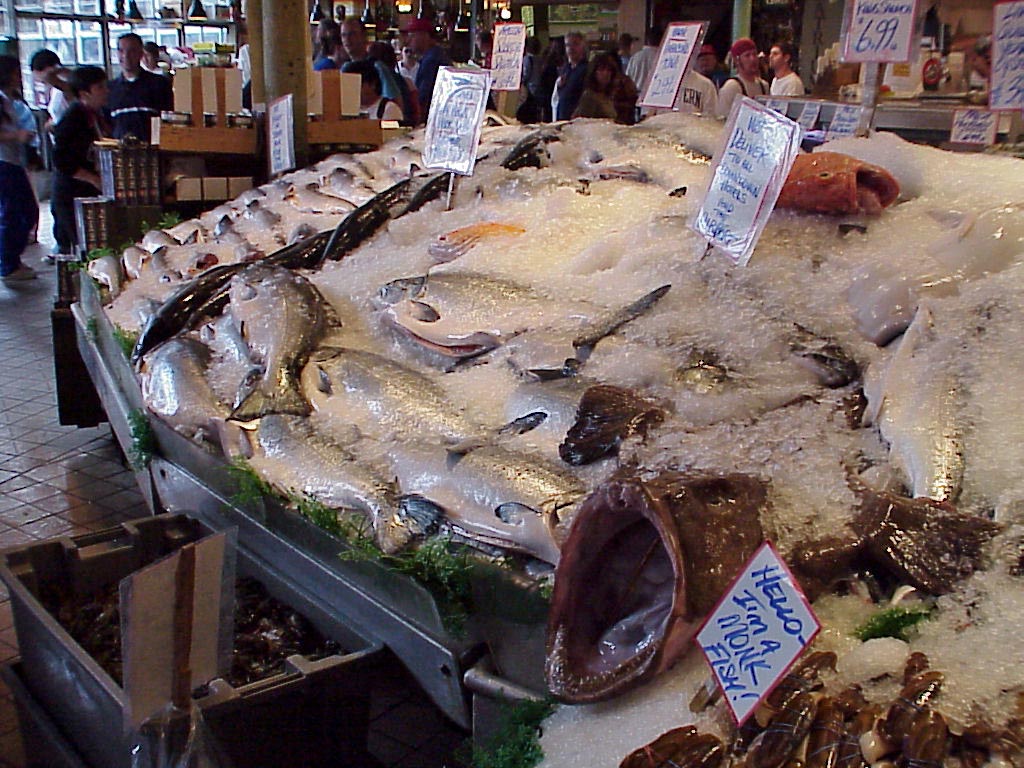 Seattle Pike Place Market Fresh Fish on display at Pike … Flickr