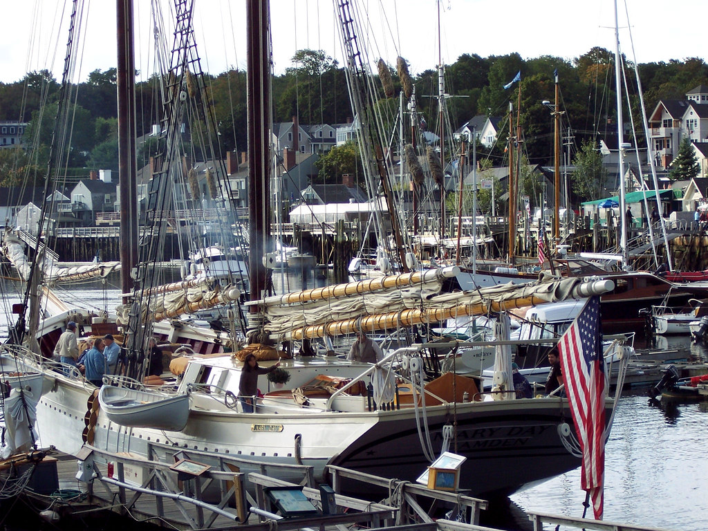 Camden, Maine 100_6358 A charter sailboat getting ready to… Flickr