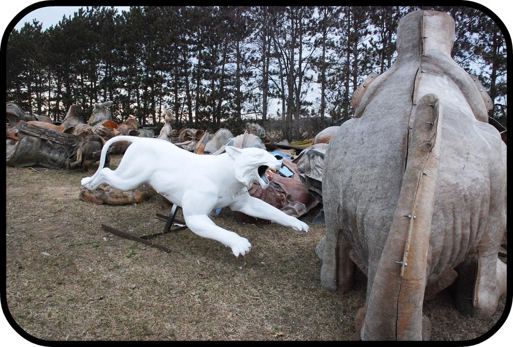 FAST (Fiberglass Animals Shapes & Trademarks) Sparta, WI… Flickr